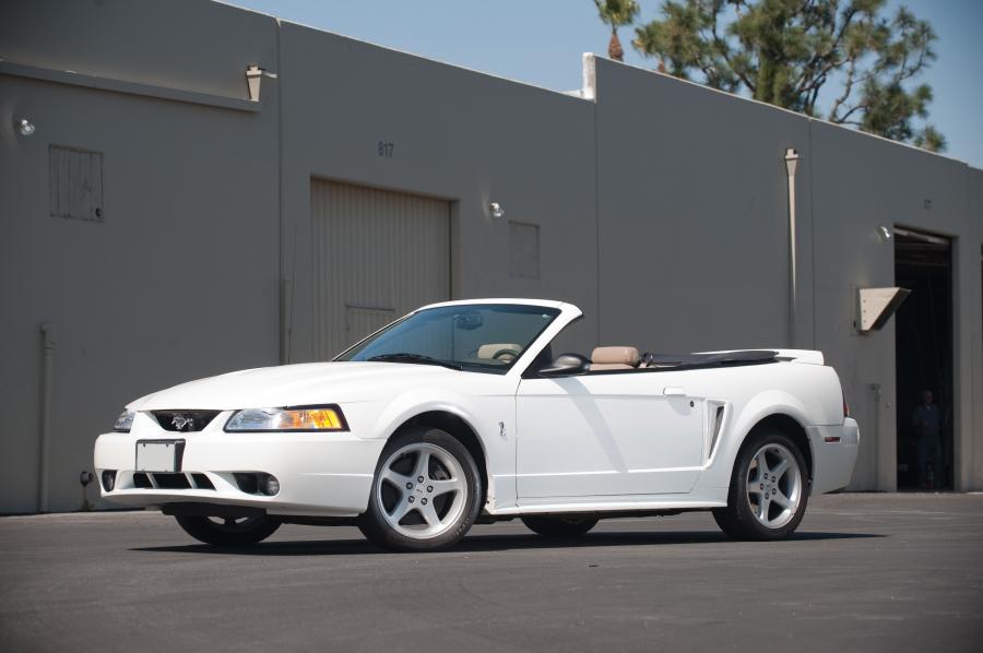  Ford Mustang SVT Cobra Convertible 1999 года  (фото 1 из 6)